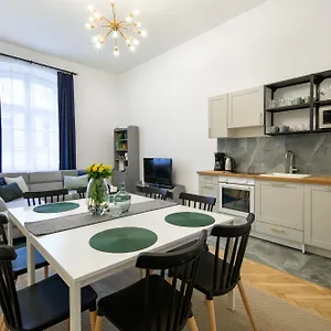 Apartment Wawelove Spacious 3 Bedroom 1 Min To Main Sq!, Krakow